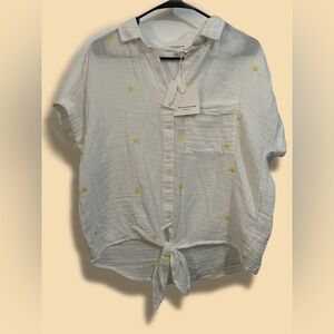 beachlunchlounge White Button-Down Shirt with Yellow Sun Embroidery